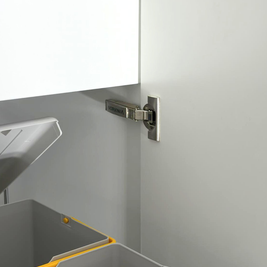 Mobilier de bucătărie NORVINIA, cu fronturi din MDF termoformat, blat din cuarț compozit și mânere tip profil GOLA