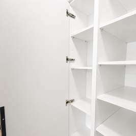 Mobilier pentru hol realizat la comandă de NORVINIA
