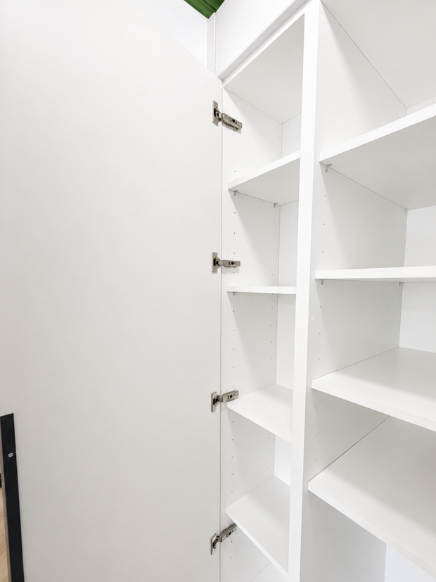 Mobilier pentru hol realizat la comandă de NORVINIA