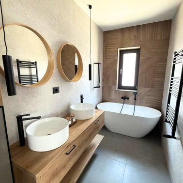 Mobilier pentru baie realizat la comandă de NORVINIA din MDF temoformat