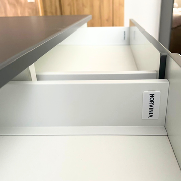 Mobilier la comandă pentru dormitor, din MDF termoformat - comodă, dressing, noptiere