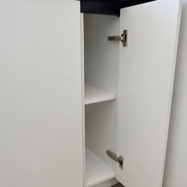 Mobilier de bucătărie NORVINIA, cu fronturi din MDF termoformat, blat termorezistent EGGER și mânere tip profil GOLA, finisaj negru mat