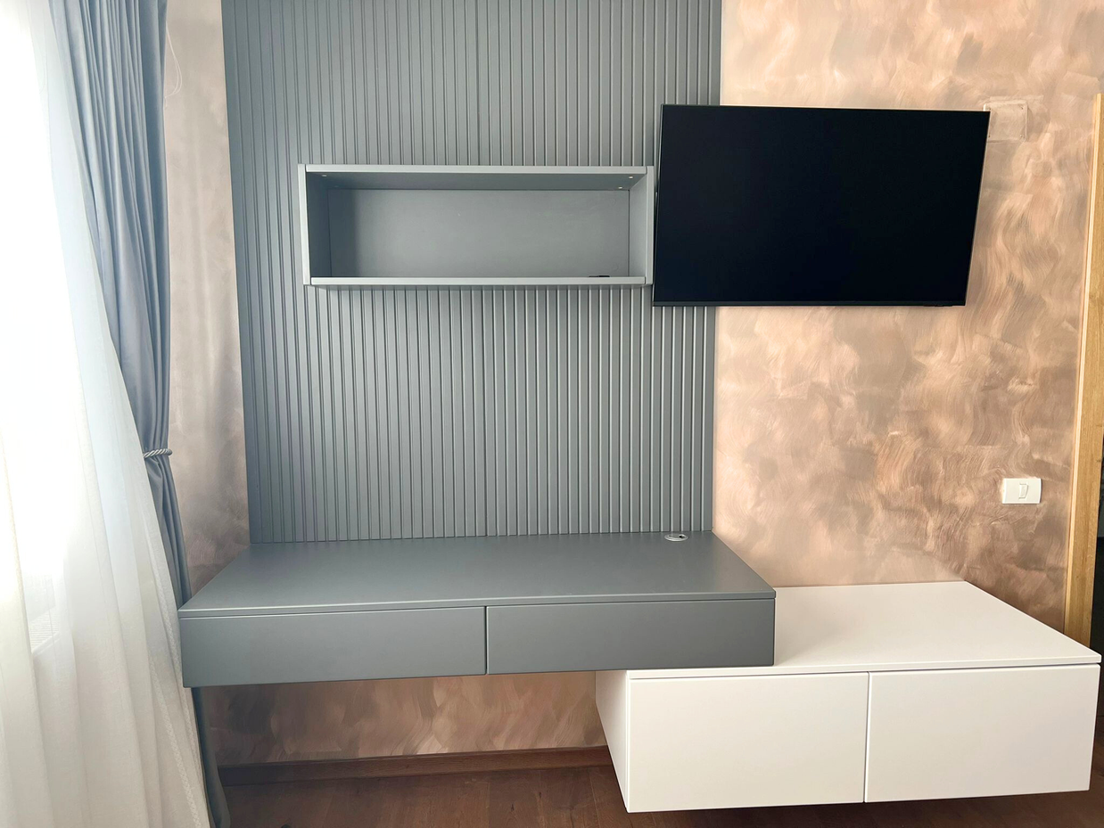 Mobilier la comandă pentru dormitor, din MDF termoformat - comodă, dressing, noptiere