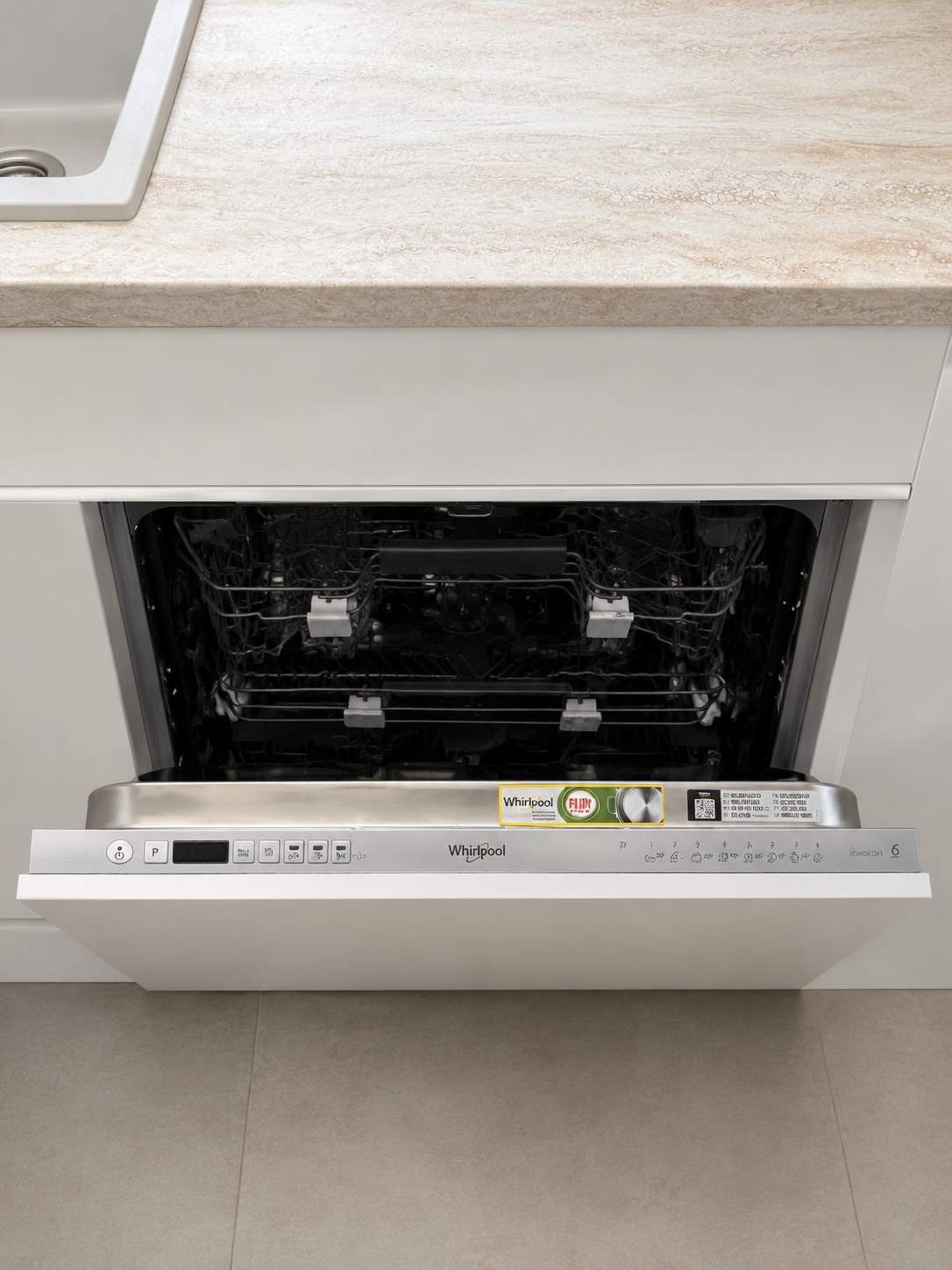 Mobilier de bucătărie NORVINIA, cu fronturi din MDF termoformat, blat termorezistent EGGER și mânere tip profil GOLA