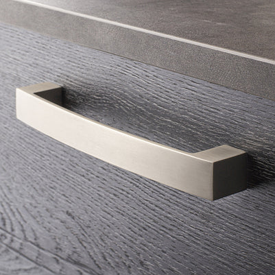 Mâner pentru mobilier Tulip Ulica – finisaj crom satinat mat, zamac, interax 320 mm