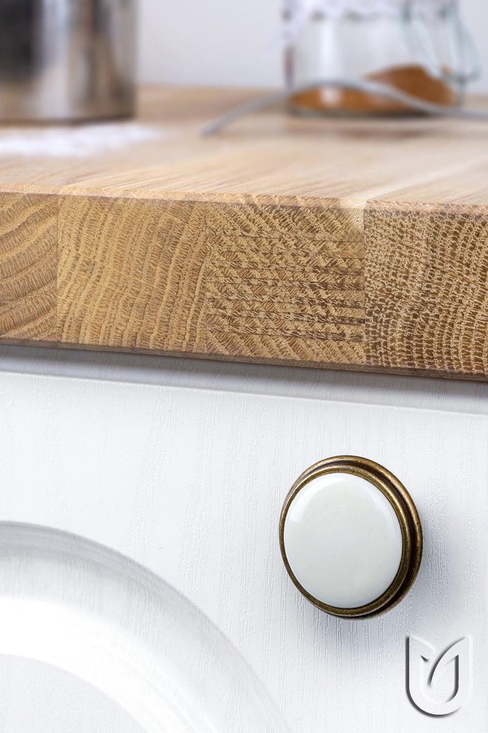 Buton mobilier Tulip Margarita – cositor antichizat (old tin) / porțelan alb, rotund, Ø35 mm, H27 mm