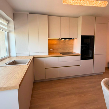 Mobilier din MDF termoformat cu blat din termorezistent și mânere tip profil GOLA