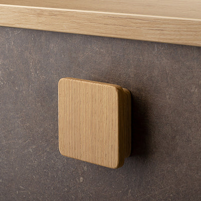 Buton mobilier Square – stejar natur (raw), pătrat, cu șuruburi