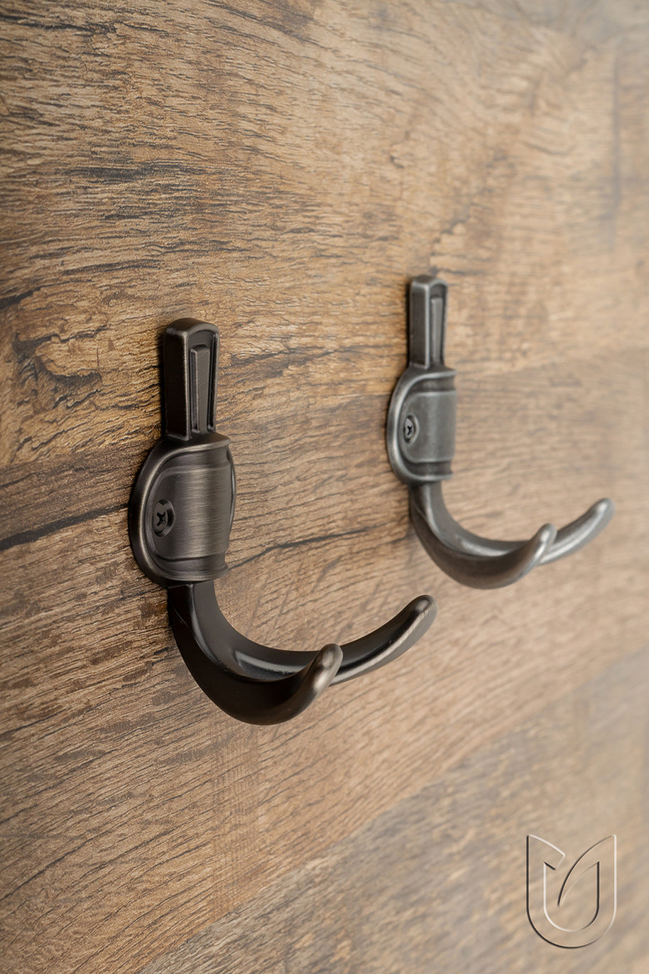 Agățătoare pentru cuier Tulip Rubico – negru antic, 2 agățători, metal patinat, zinc, montaj frontal (cu șuruburi incluse)