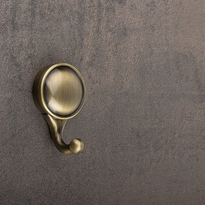 Agățătoare pentru cuier Tulip Murero XL – alamă antichizată, 3 agățători, zinc, montaj frontal, 72×188 mm, proiecție 80 mm (cu șuruburi incluse)