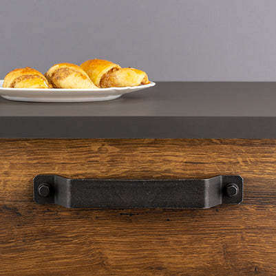 Mâner pentru mobilier Tulip Kentucky – negru antichizat, mat, zamac, interax 192 mm