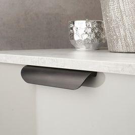 Mâner pentru mobilier Tulip Grenda – imitație inox, aluminiu, interax 64 mm