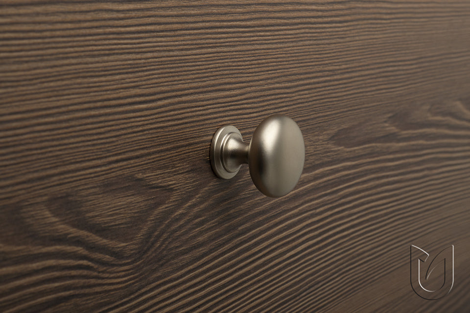 Buton mobilier Jota – nichel mat, rotund, 28×27 mm, cu șurub