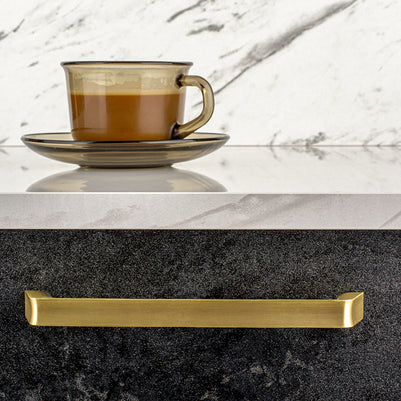 Mâner pentru mobilier Tulip Scoop – auriu mat, zamac, interax 160 mm