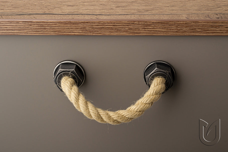 Buton mobilier Rope – antichizat negru, plastic, rotund, 35×27 mm, fără șurub
