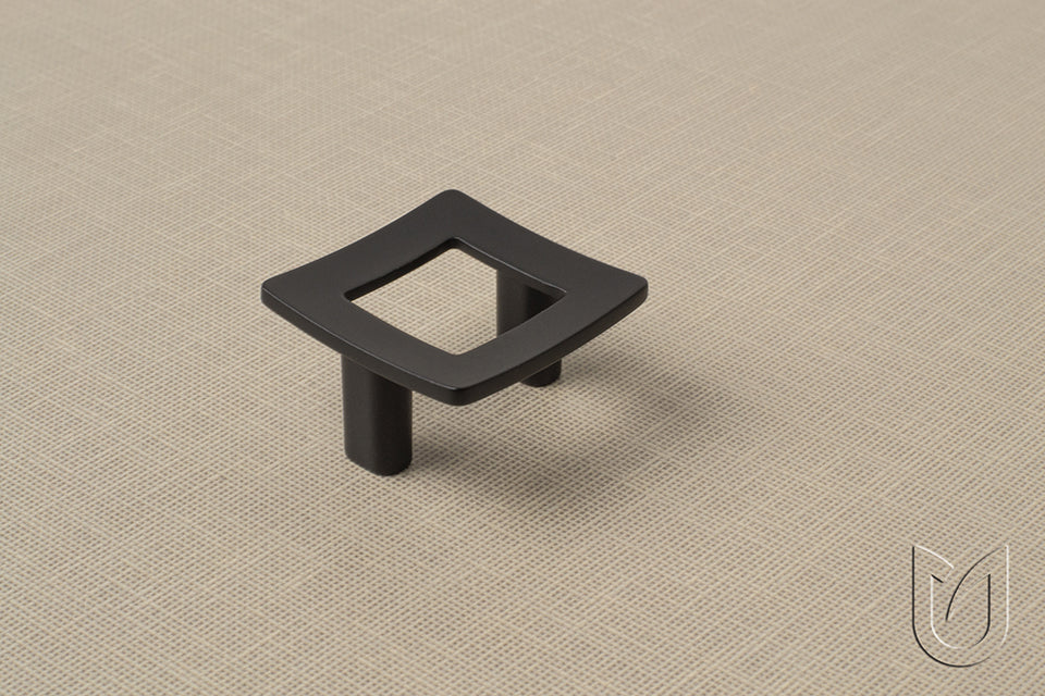 Buton mobilier Tulip Frame 32 – negru mat, pătrat, interax 32 mm (zamac)