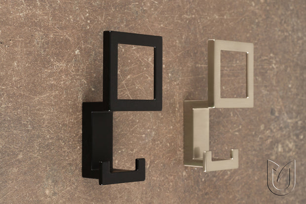 Agățătoare cu 3 cârlige Tulip Marell – negru mat, 101 × 52 mm, zamac, montaj frontal