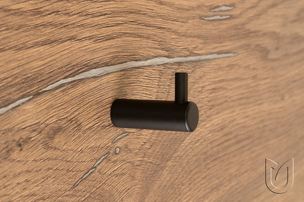 Cuier bară Tulip Balo XL – negru mat, 4 cârlige, zamac, montaj frontal, șuruburi și dibluri incluse