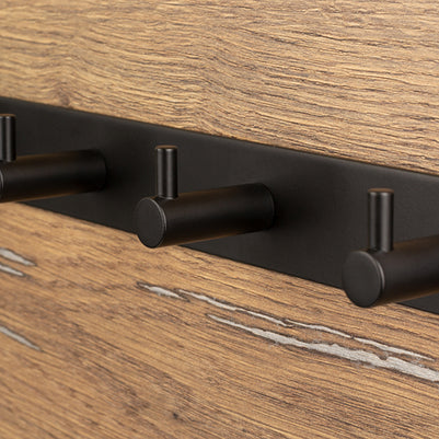 Cuier bară Tulip Balo XL – negru mat, 4 cârlige, zamac, montaj frontal, șuruburi și dibluri incluse