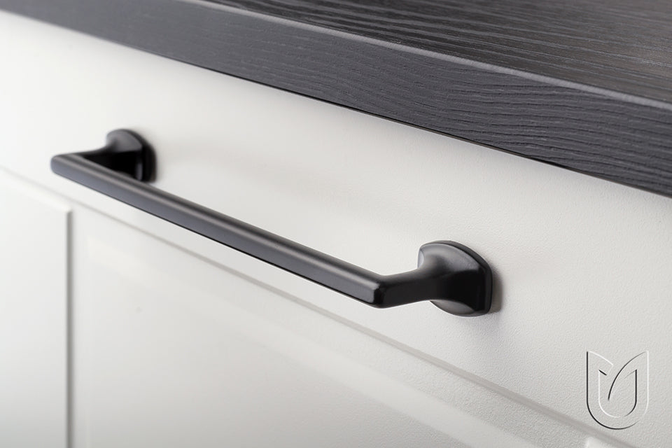 Buton mobilier Tulip Menfi – negru mat, dreptunghiular, 35 × 25 mm, H24 mm, interax 20 mm (zamac)