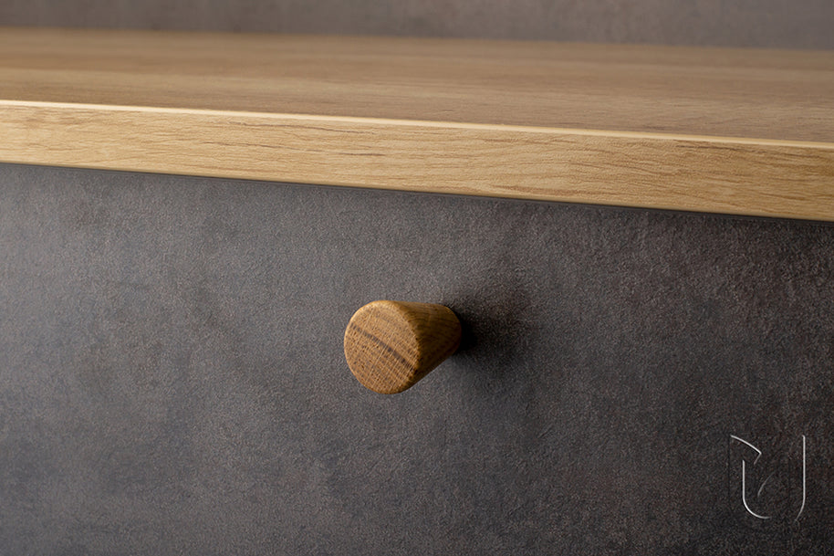Buton mobilier Taper – alb, lemn lăcuit, cu șuruburi