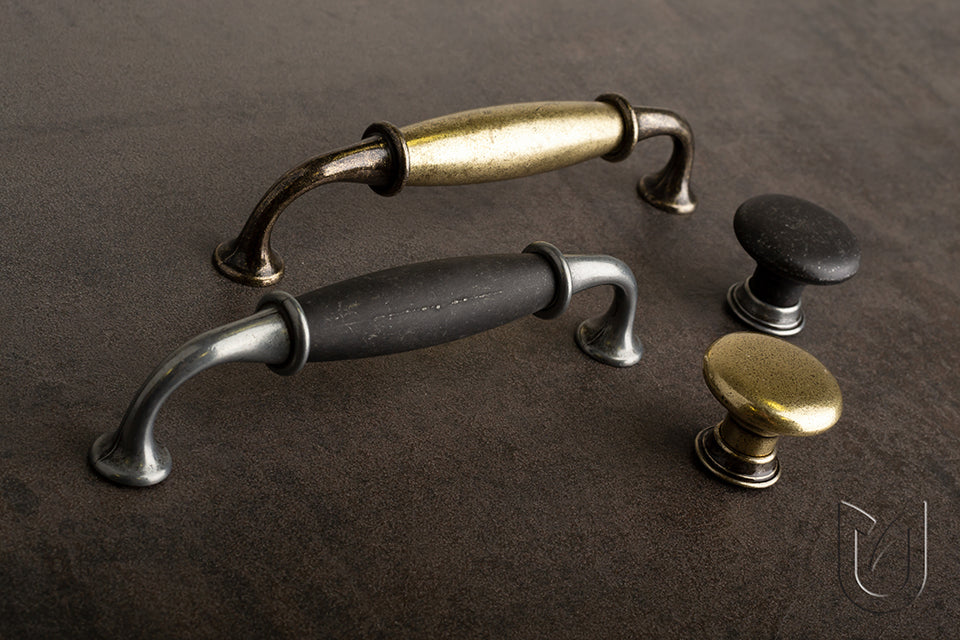 Buton mobilier Tulip Victoria – negru antichizat (old black), rotund, mat (zamac)