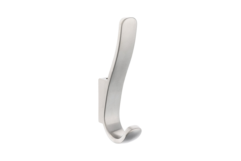 Agățătoare dublă Tulip Iwo – nichel satinat, finisaj mat, H135 mm, 2 cârlige, zamac, montaj frontal, șuruburi M4 incluse