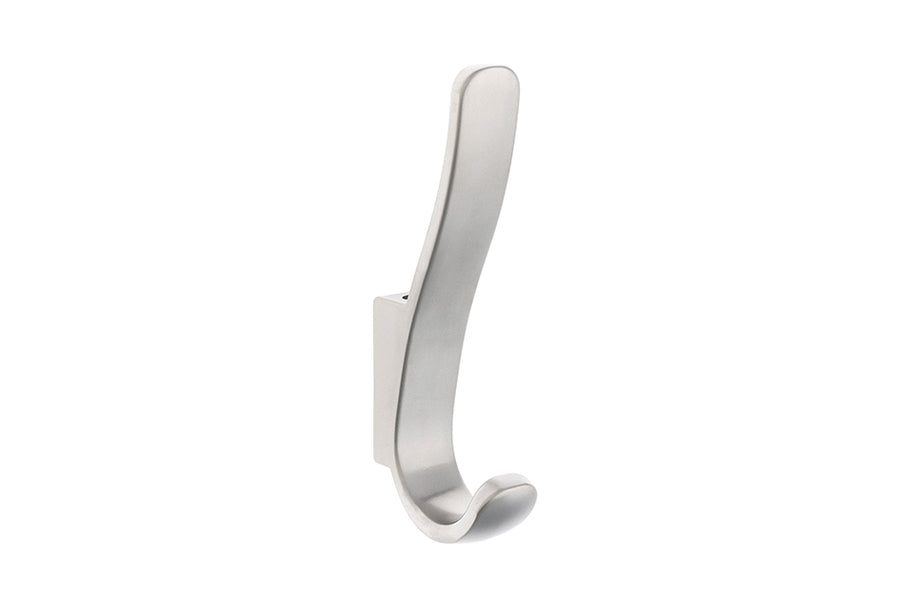 Agățătoare dublă Tulip Iwo – nichel satinat, finisaj mat, H135 mm, 2 cârlige, zamac, montaj frontal, șuruburi M4 incluse