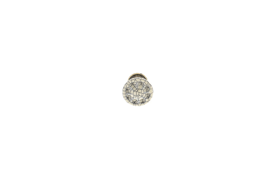 Buton mobilier Tulip Country – alamă antichizată / porțelan bej crăpat, rotund, 33 × 33 mm