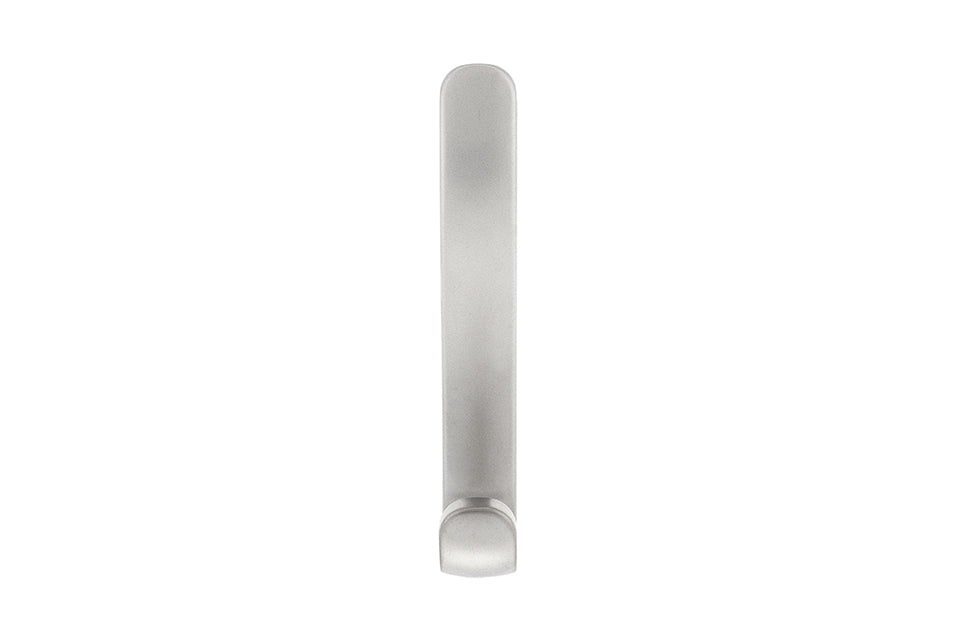 Agățătoare dublă Tulip Iwo – nichel satinat, finisaj mat, H135 mm, 2 cârlige, zamac, montaj frontal, șuruburi M4 incluse
