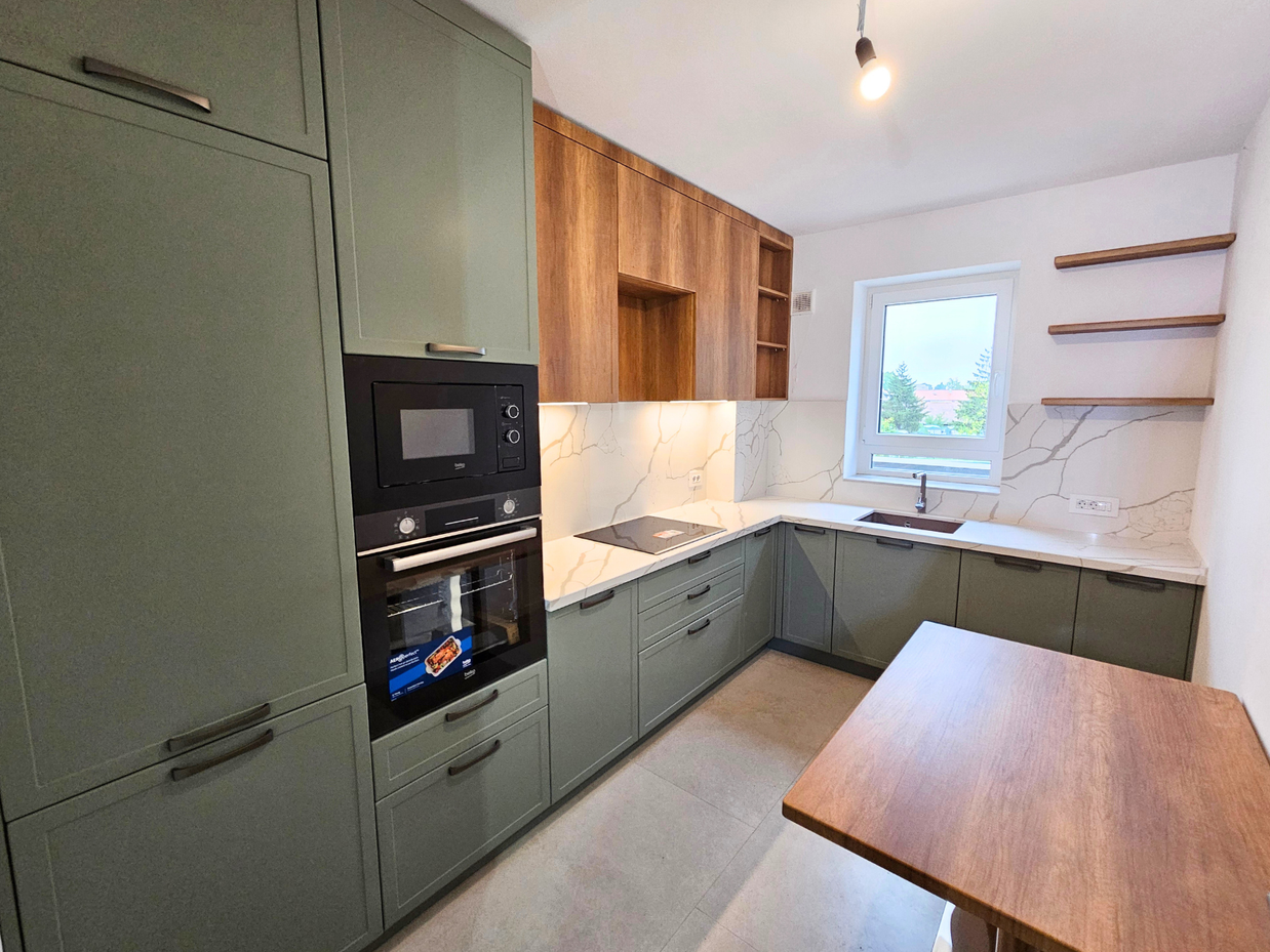 Mobilier bucătărie NORVINIA, cu blat din cuarț compozit și chiuvetă montată sub blat