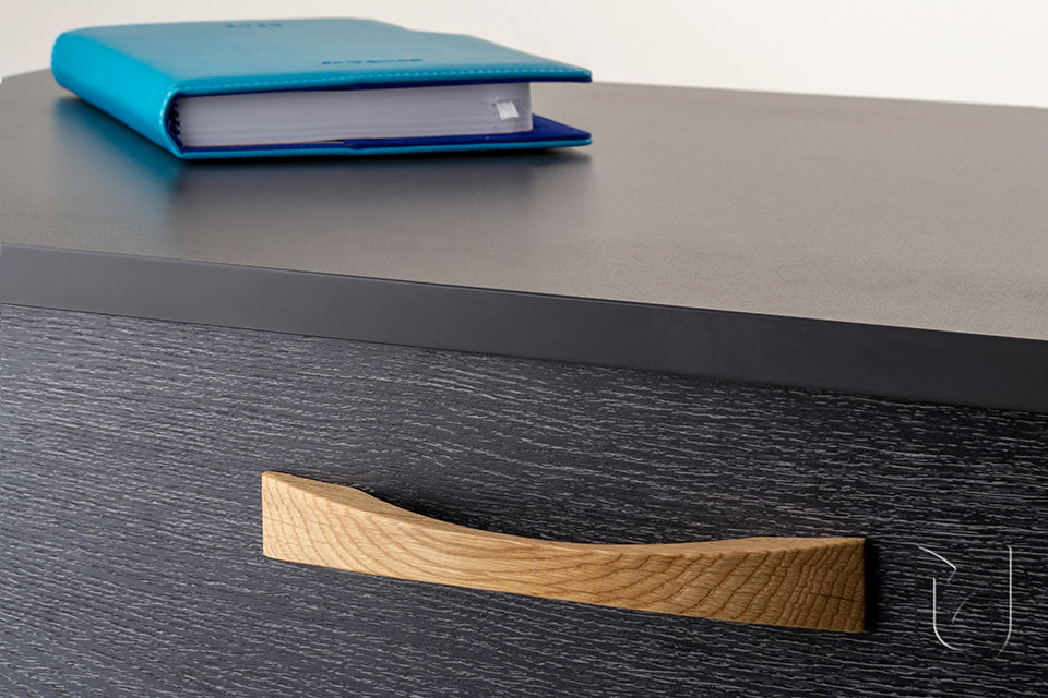 Mâner pentru mobilier Tulip Berga – stejar lăcuit, lemn, interax 128 mm