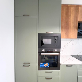 Mobilier bucătărie NORVINIA, cu blat din cuarț compozit și chiuvetă montată sub blat