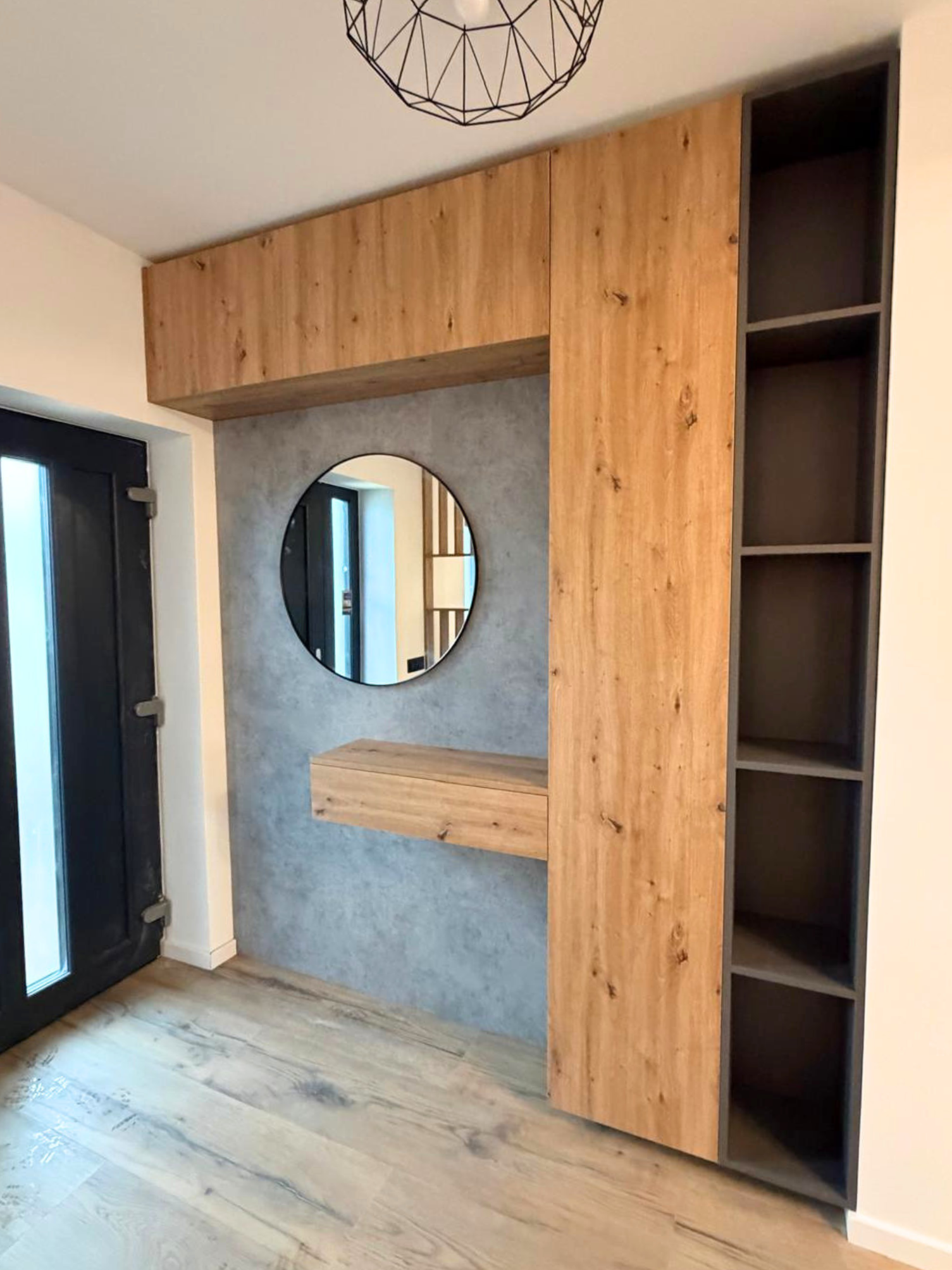 Mobilier pentru hol cu oglindă realizat la comandă de NORVINIA