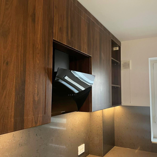 Mobilier pentru bucătărie NORVINIA, cu blat din cuarț compozit și chiuvetă montată sub blat