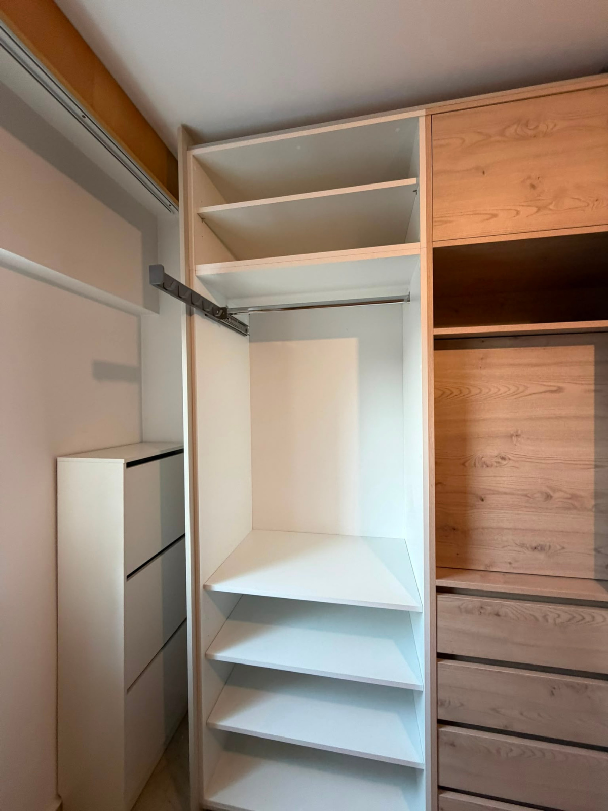 Mobilier la comandă (dulap) pentru dormitor