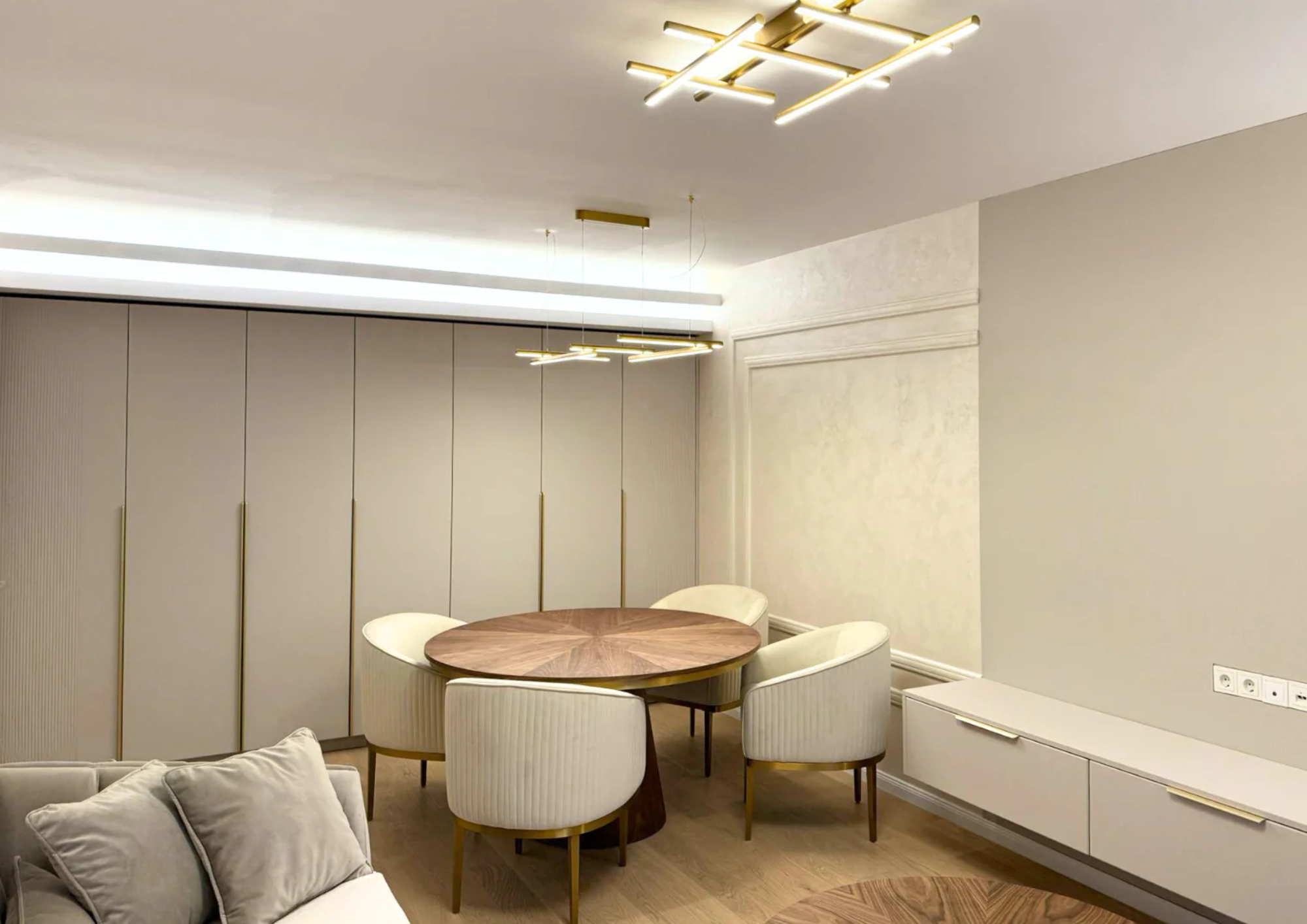 Mobilier pentru living cu fronturi din MDF termoformat realizat la comandă de NORVINIA