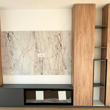 Mobilier pentru living realizat la comandă de NORVINIA