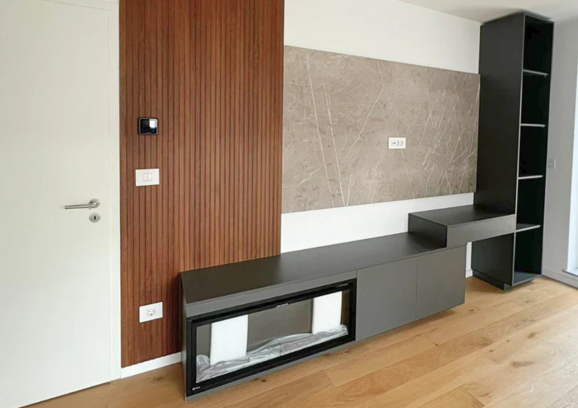 Mobilier pentru living realizat la comandă de NORVINIA