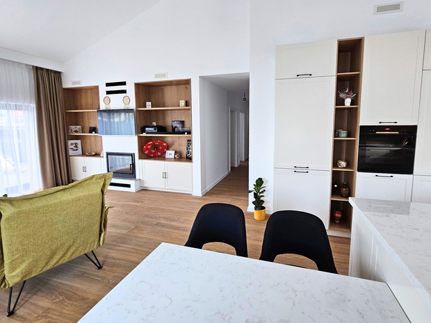 Mobilier pentru living din MDF termoformat realizat la comandă de NORVINIA