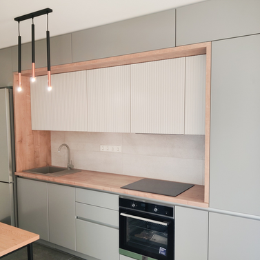 Mobilă bucătărie fabricată la comandă de NORVINIA din MDF termoformat