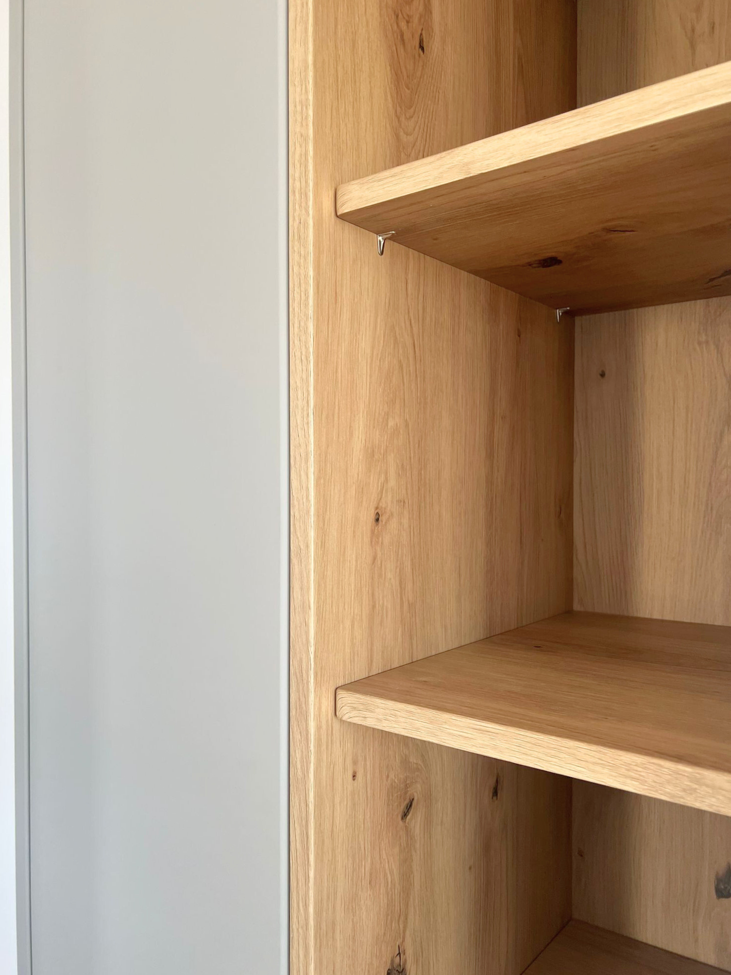 Mobilier pentru living din MDF termoformat realizat la comandă de NORVINIA