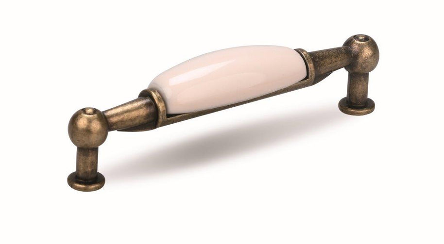 Mâner pentru mobilier Tulip Sara – alamă antichizată & porțelan bej, interax 96 mm