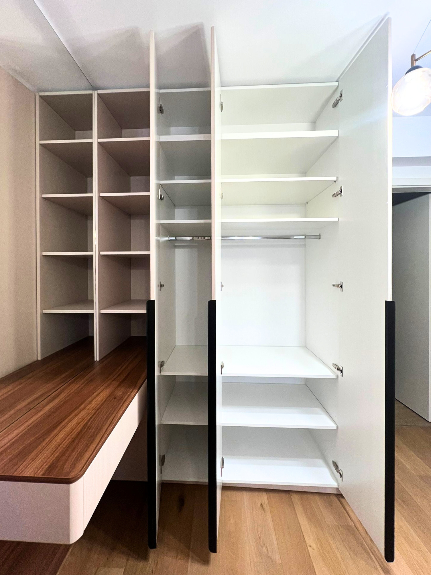 Mobilier la comandă pentru dormitor NORVINIA