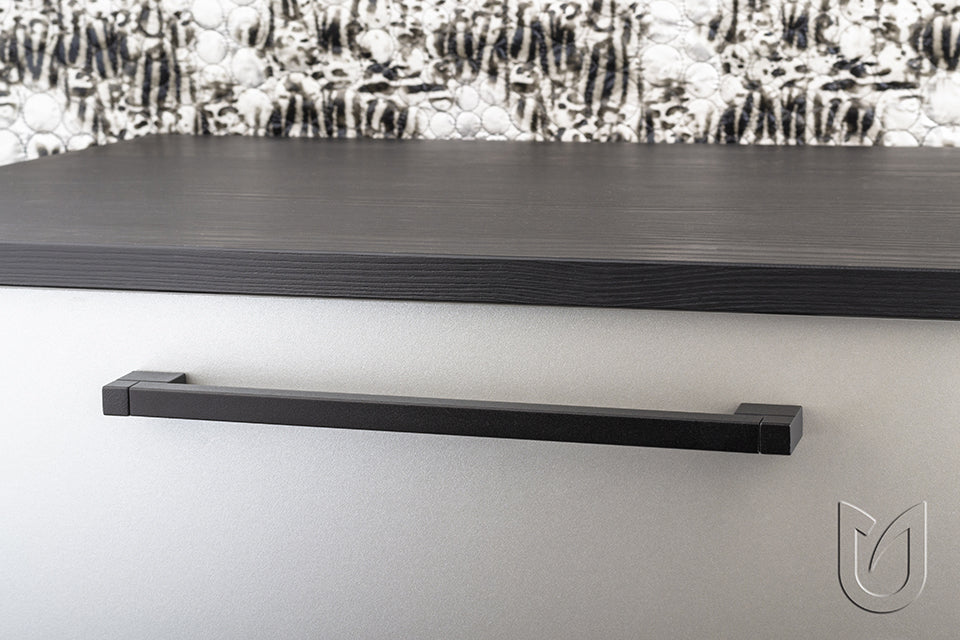 Mâner pentru mobilier Tulip Resina – negru mat, zamac, interax 128 mm