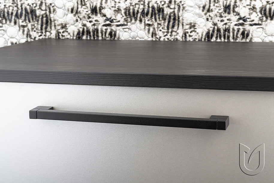 Mâner pentru mobilier Tulip Resina – negru mat, zamac, interax 128 mm