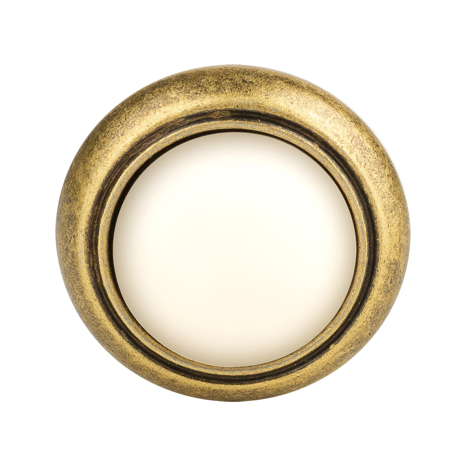 Buton mobilier Tulip Gipa – alamă antichizată / porțelan alb, rotund, 32 × 32 mm, H24 mm, cu șuruburi