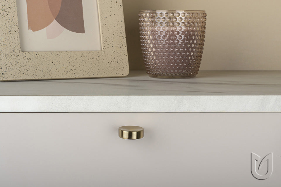 Buton pentru mobilă Tulip Blink – negru mat, zamac (rotund)