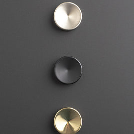 Buton pentru mobilă Tulip Blink – auriu închis periat, zamac (rotund)