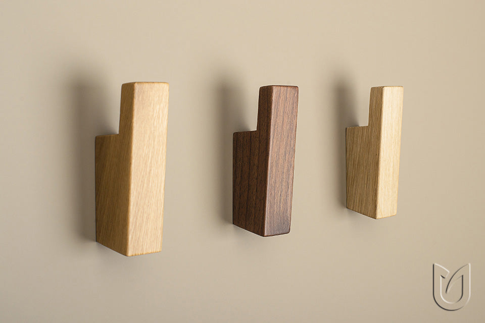 Buton pentru mobilă Tulip Xin – nuc lăcuit, lemn/metal